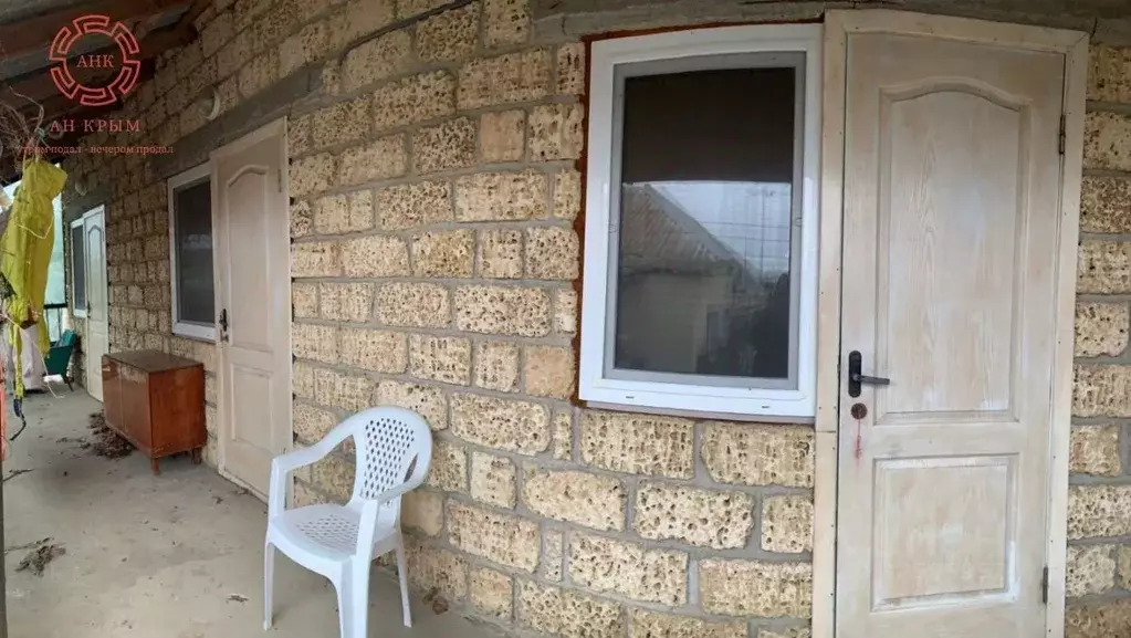 Дом в Крым, Ленинский район, Белинское с/пос, с. Новоотрадное ул. ... - Фото 2