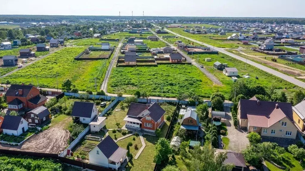 Участок в Московская область, Серпухов городской округ, д. Воздвиженка ... - Фото 0
