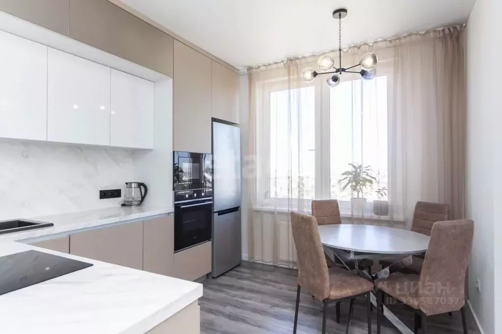3-к кв. Тюменская область, Тюмень ул. Фармана Салманова, 26к2 (60.3 м) - Фото 1