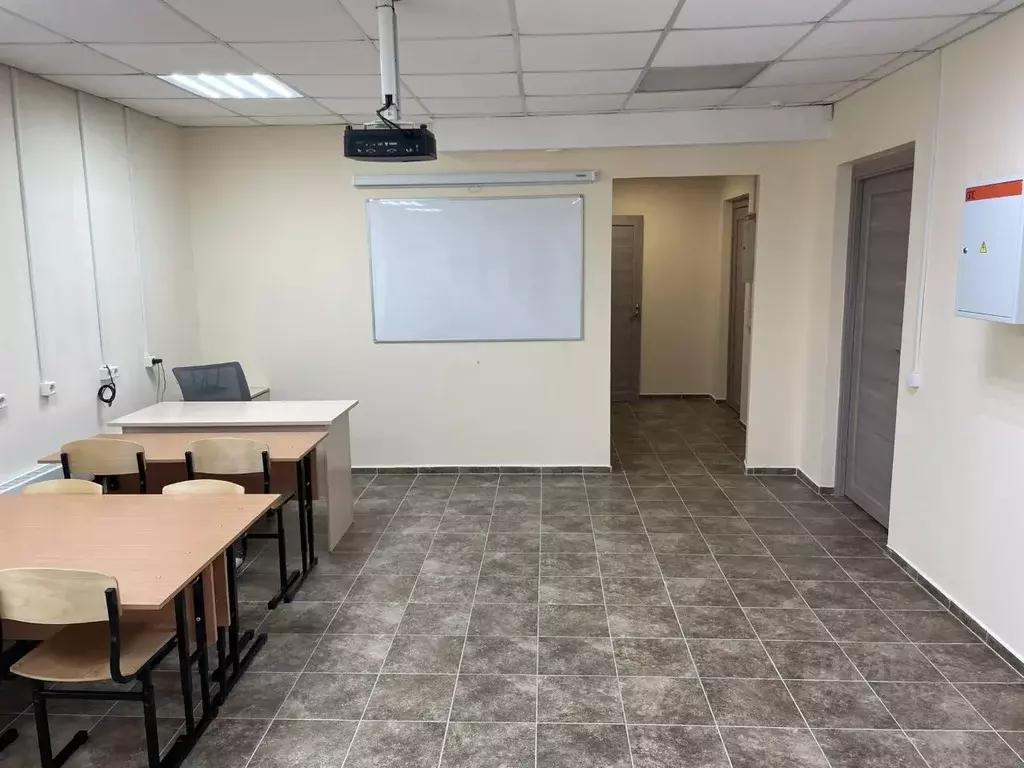 Помещение свободного назначения в Красноярский край, Красноярск ул. ... - Фото 1