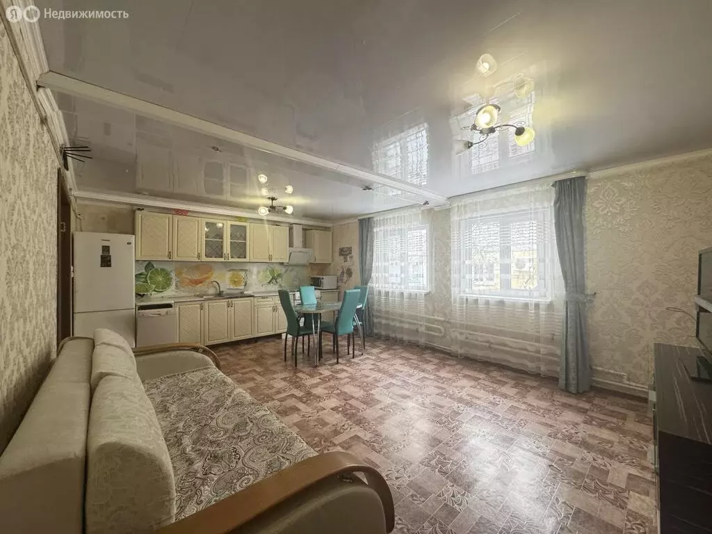 3-комнатная квартира: Саратов, Тульская улица, 2Г (1000 м) - Фото 0