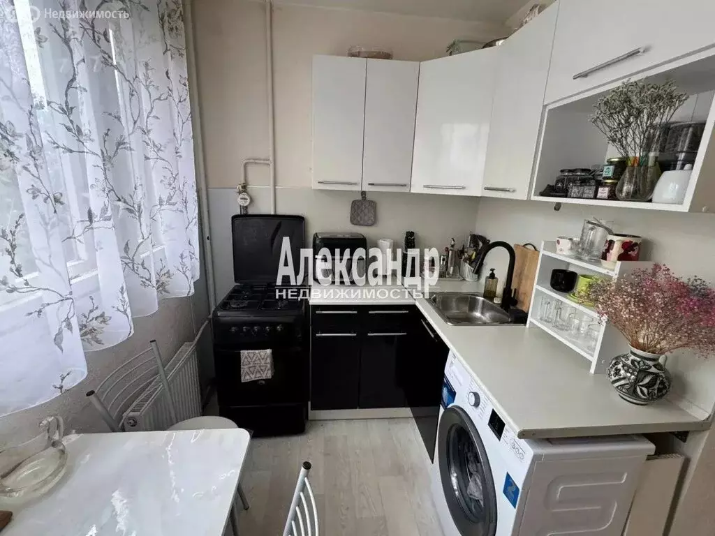 3-комнатная квартира: Санкт-Петербург, улица Кустодиева, 2 (62.3 м) - Фото 2