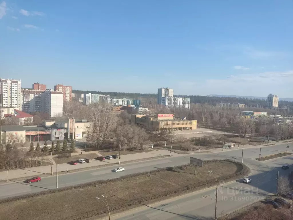 3-к кв. Самарская область, Тольятти просп. Степана Разина, 66 (59.6 м) - Фото 1