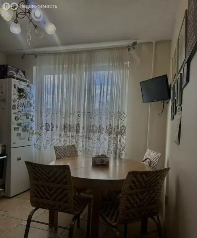 3-комнатная квартира: Калининград, Колхозная улица, 14 (63 м) - Фото 0
