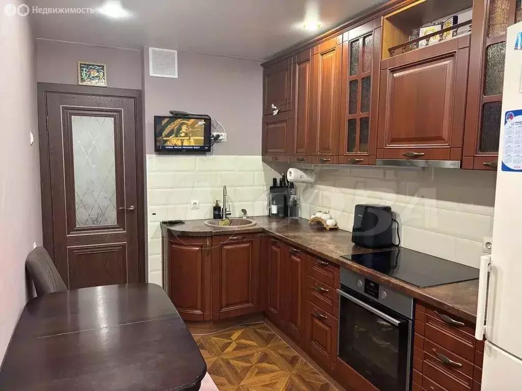 3-комнатная квартира: Тобольск, 7-й микрорайон, 47 (68 м) - Фото 1