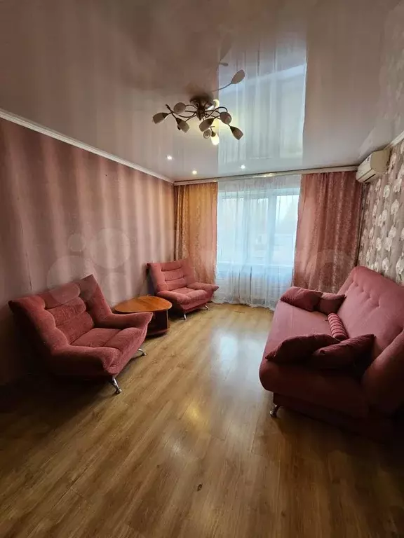 1-к. квартира, 40 м, 1/9 эт. - Фото 1