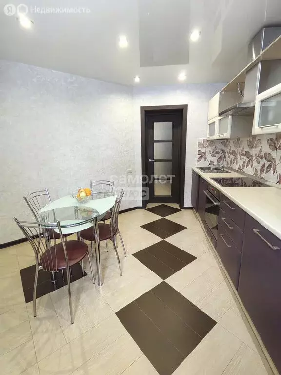 3-комнатная квартира: Киров, Первомайский район, улица МОПРа, 110А ... - Фото 2