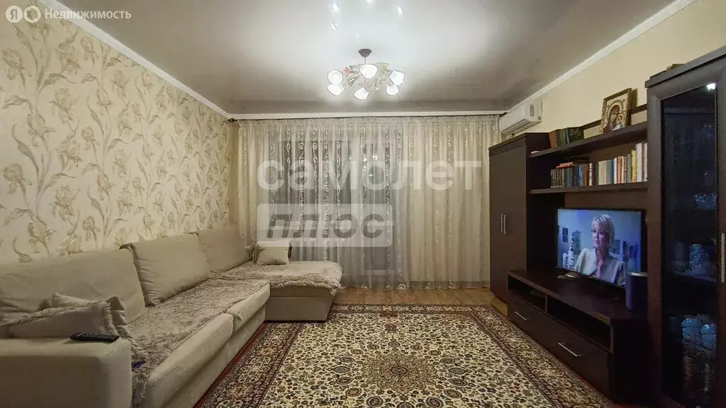 3-комнатная квартира: Михайловск, Рабочая улица, 10 (78 м) - Фото 0