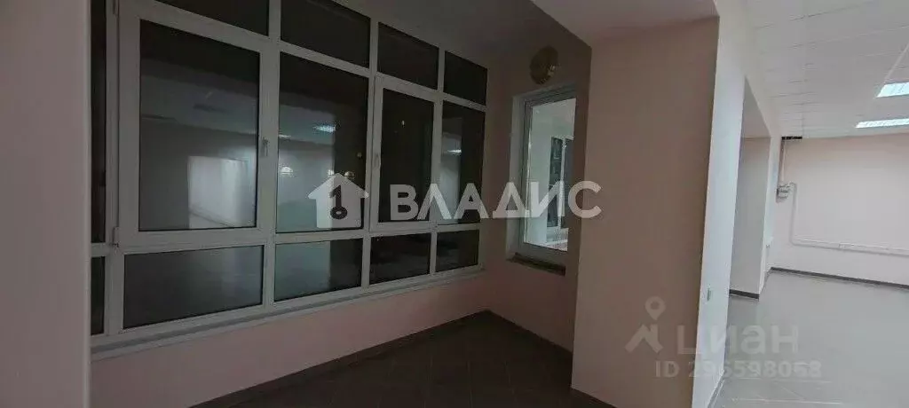Помещение свободного назначения в Саратовская область, Балаково ул. ... - Фото 1