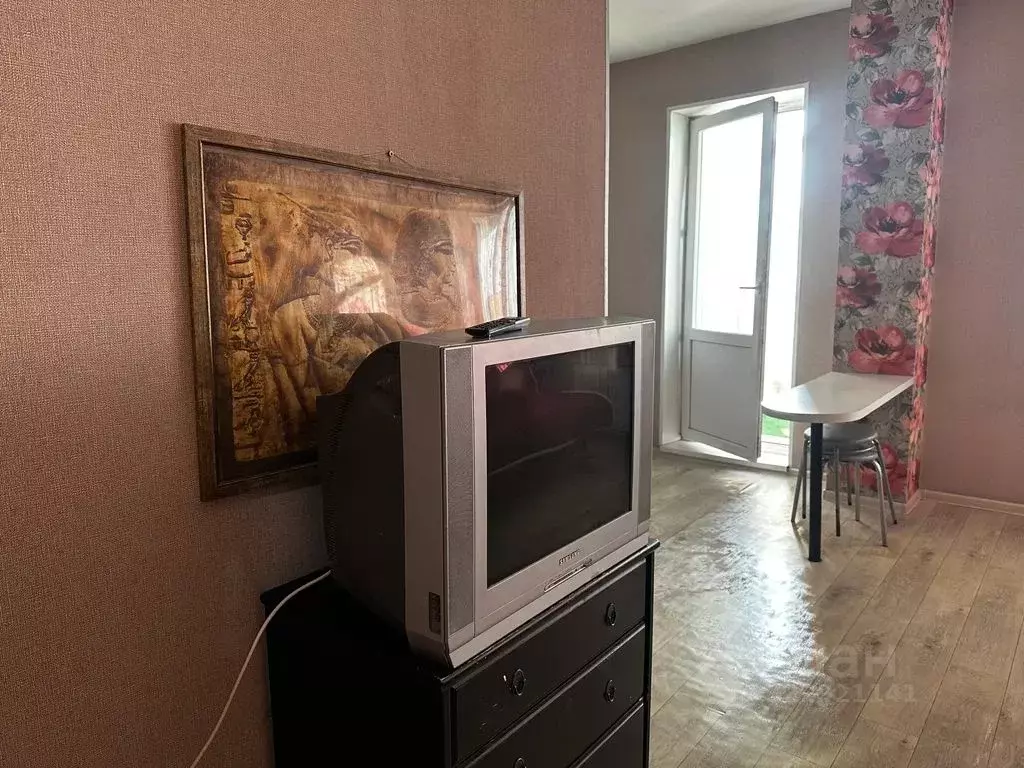 Студия Ханты-Мансийский АО, Нефтеюганск 15-й мкр, 5 (18.0 м) - Фото 1