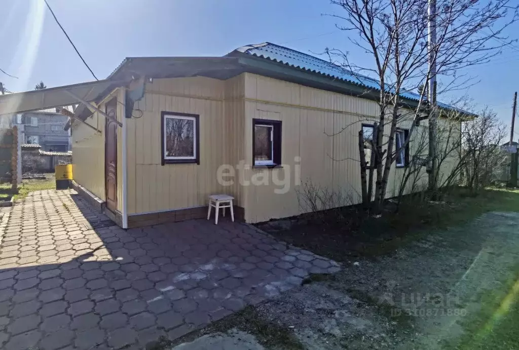 Дом в Омская область, Омский район, Комсомольское с/пос, пос. ... - Фото 1