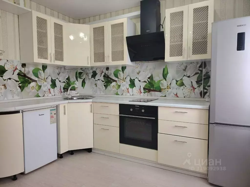 2-к кв. Чувашия, Чебоксары ул. Радужная, 10к1 (59.2 м) - Фото 0