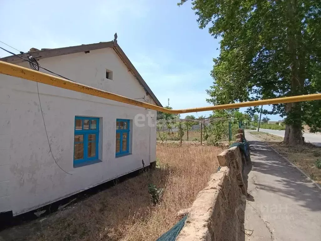 Дом в Крым, Сакский район, с. Ивановка ул. Ленина, 48 (60 м) - Фото 1