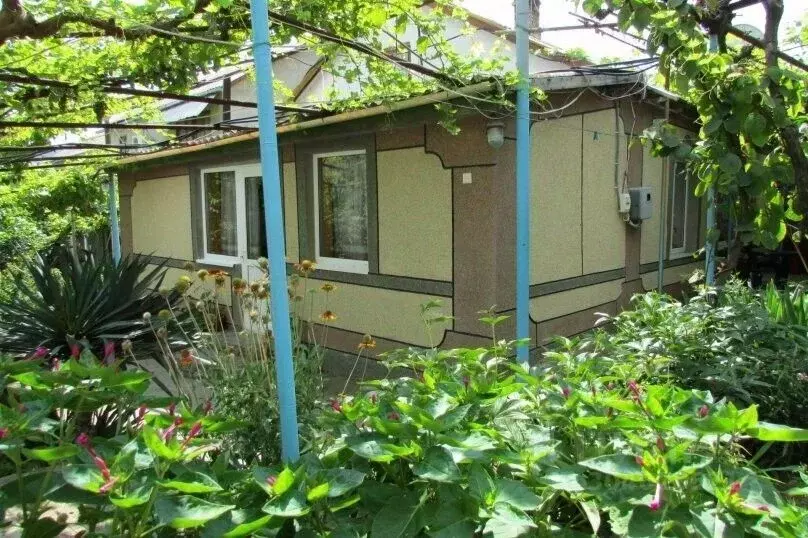 Дом в Крым, Судак городской округ, с. Морское ул. Пушкина, 9 (10 м) - Фото 1