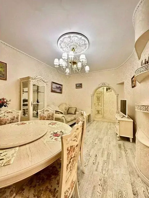 1-к кв. Татарстан, Казань ул. Мулланура Вахитова, 8 (65.0 м) - Фото 1