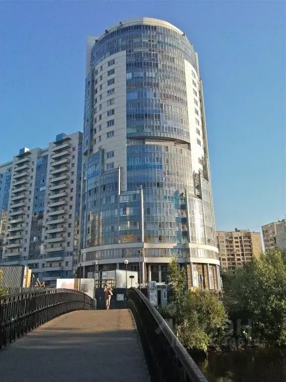 3-к кв. Санкт-Петербург ул. Беринга, 27к1 (127.3 м) - Фото 0