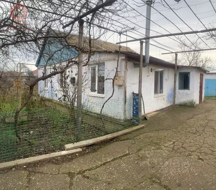 Дом в Крым, Ленинский район, с. Ильичево ул. Коммунаров, 125 (64 м) - Фото 1