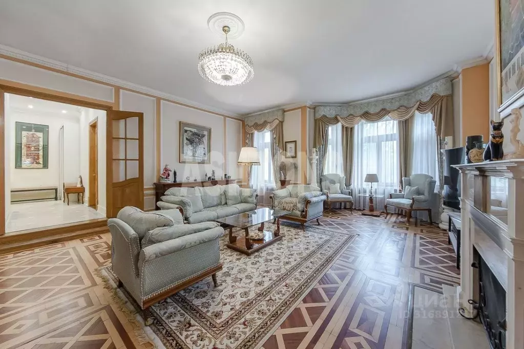 3-к кв. Москва ул. Знаменка, 15 (160.0 м) - Фото 0