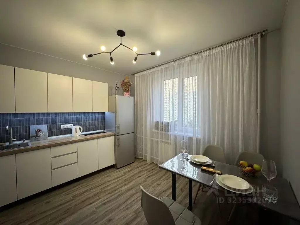 1-к кв. Курская область, Курск просп. Вячеслава Клыкова, 30 (37.0 м) - Фото 1