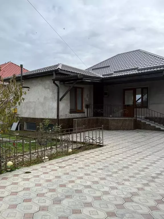 Дом в Кабардино-Балкария, Чегемский район, с. Нартан ул. Братьев ... - Фото 2