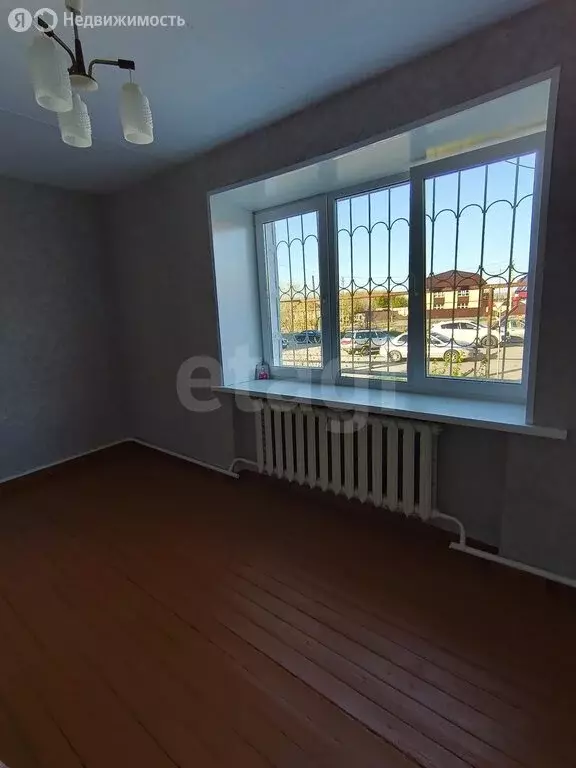 3-комнатная квартира: Шадринск, Омская улица, 50 (53 м) - Фото 1