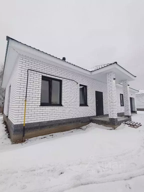 Коттедж в Алтайский край, Первомайский район, с. Фирсово ул. Петра ... - Фото 1