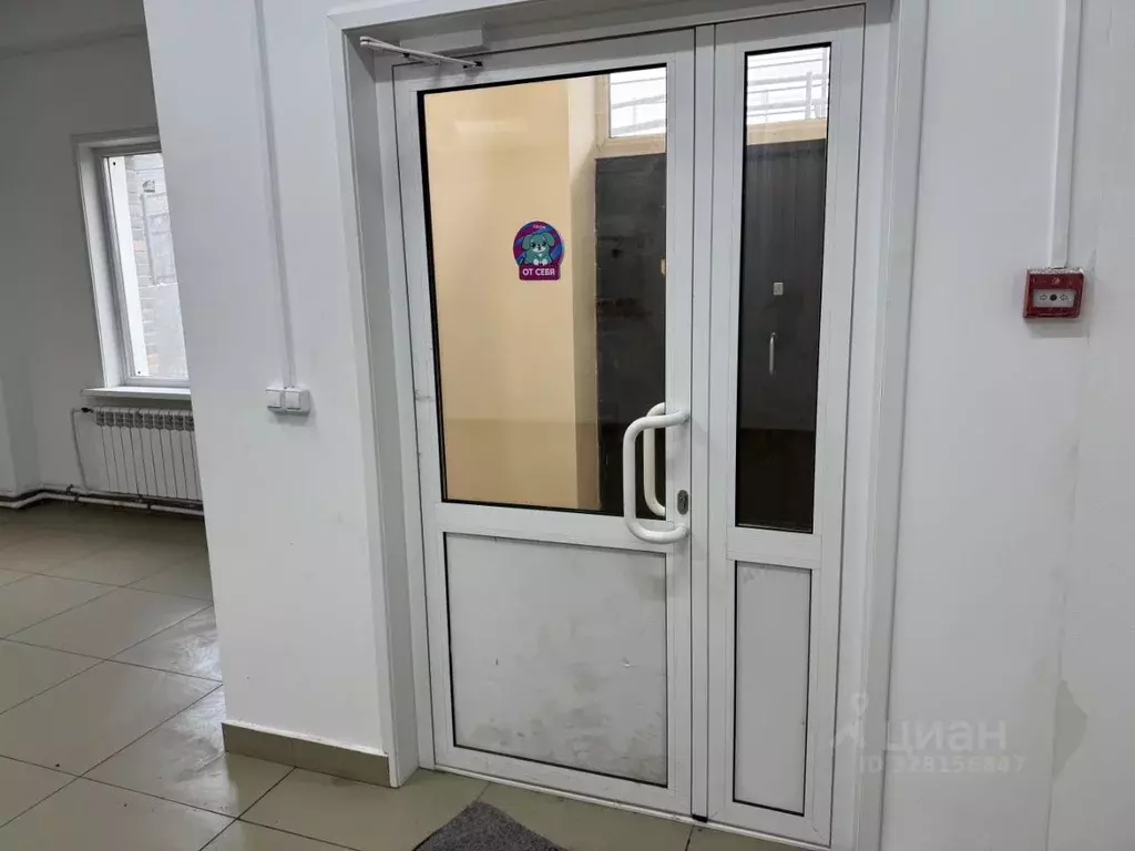 Помещение свободного назначения в Бурятия, Улан-Удэ 104-й мкр, 5 (140 ... - Фото 1