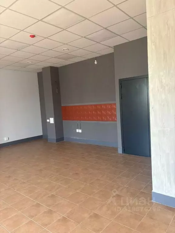Помещение свободного назначения в Красноярский край, Красноярск наб. ... - Фото 1