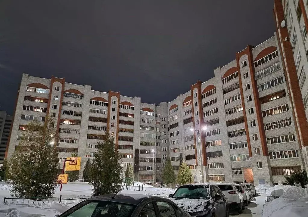 2-к кв. Чувашия, Чебоксары Ярмарочная ул., 5 (69.1 м) - Фото 1