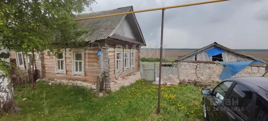 Дом в Татарстан, Нижнекамский район, Макаровское с/пос, с. Верхняя ... - Фото 1