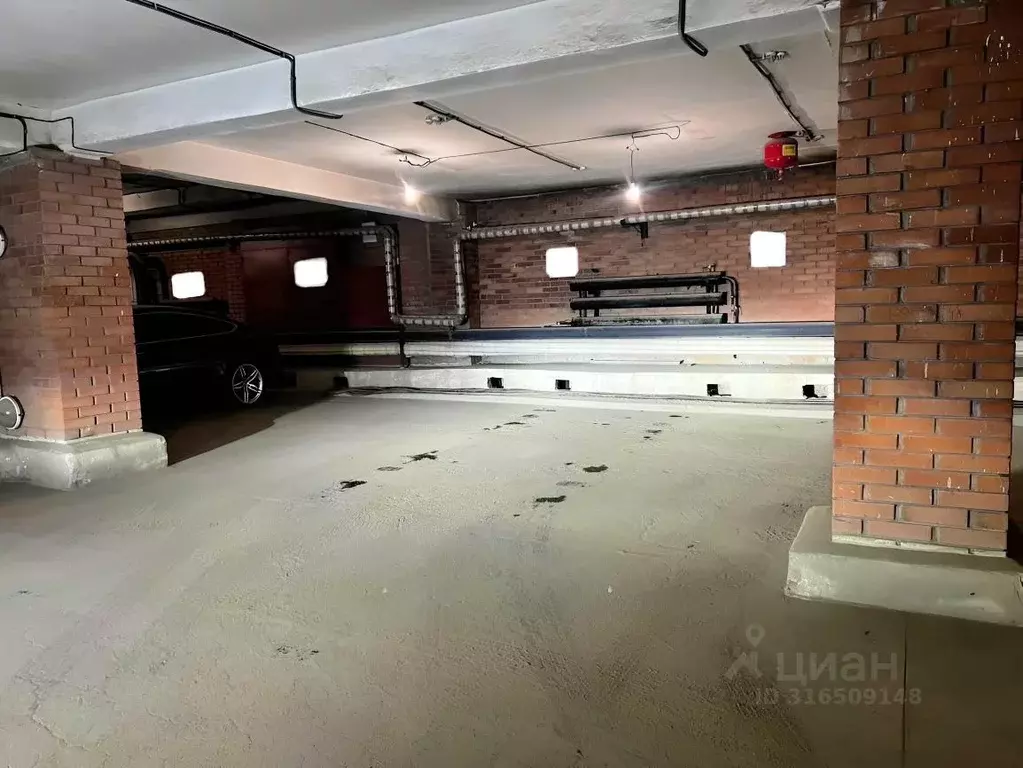 Гараж в Омская область, Омск ул. 10 лет Октября, 43 (18 м) - Фото 1