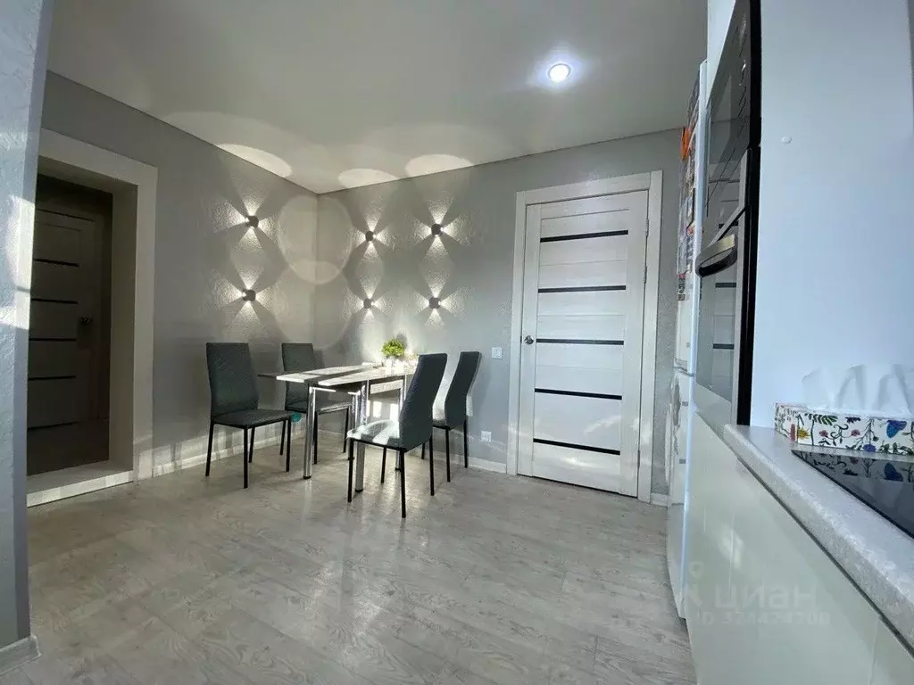 Дом в Челябинская область, Еткульский муниципальный округ, с. ... - Фото 1