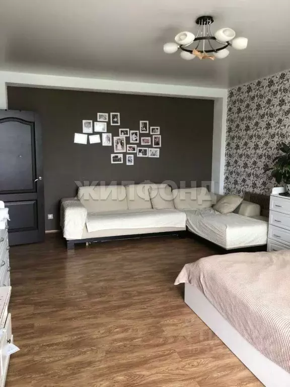 3-к кв. Кемеровская область, Кемерово ул. Дружбы, 35б (87.5 м) - Фото 0