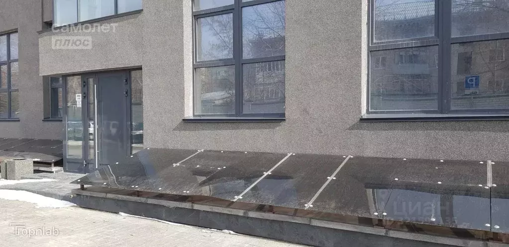 Помещение свободного назначения в Алтайский край, Барнаул ул. 1905 ... - Фото 1