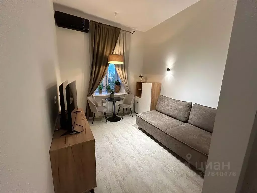 Студия Санкт-Петербург Каменноостровский просп., 45 (20.0 м) - Фото 0