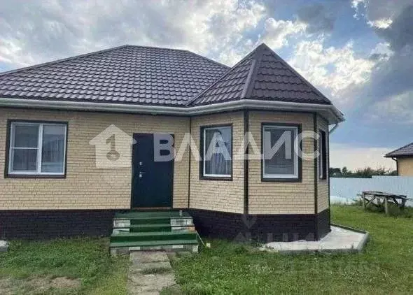 Дом в Белгородская область, Корочанский район, Мелиховское с/пос, с. ... - Фото 0