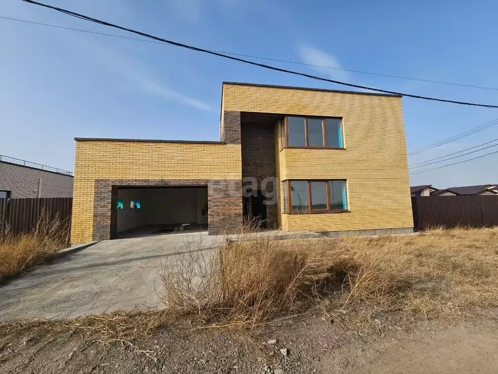 Дом в Хакасия, Усть-Абаканский район, с. Калинино ул. Яркая (240 м) - Фото 1