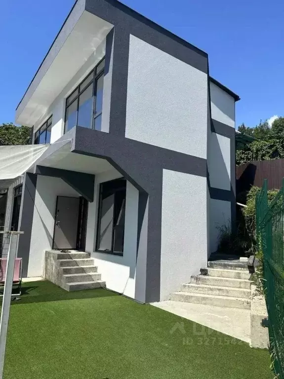 Дом в Краснодарский край, Сочи Сухумское ш., 29Б (100 м) - Фото 1