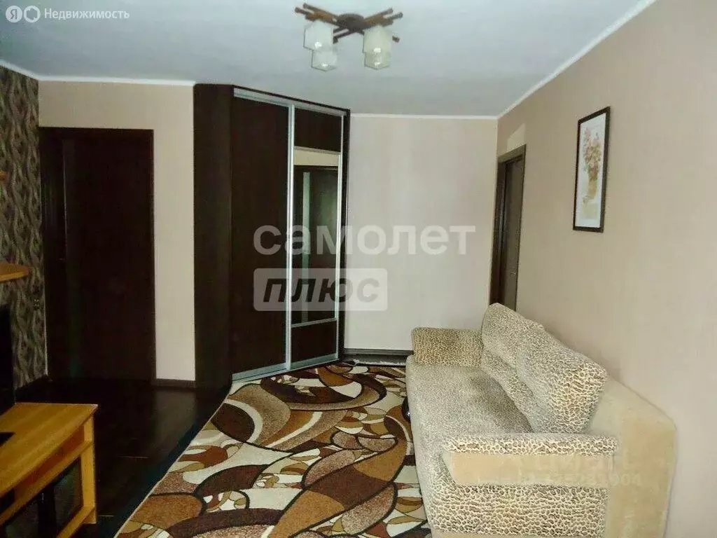 3-комнатная квартира: Омск, улица Маршала Жукова, 148 (42 м) - Фото 1