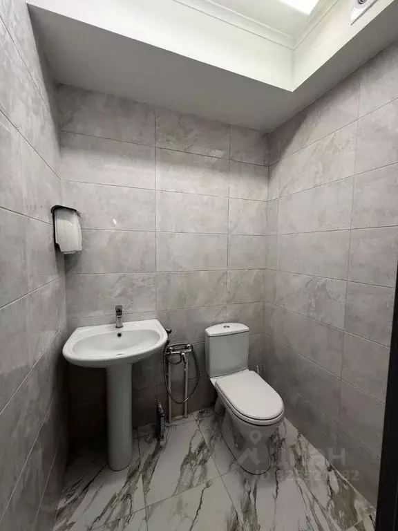 Помещение свободного назначения в Татарстан, Казань ул. Родины, 43 (80 ... - Фото 2