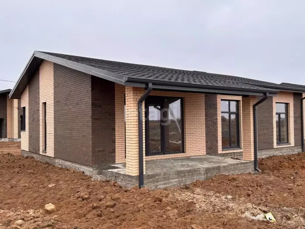 Дом в Астраханская область, Приволжский район, пос. Кирпичного Завода ... - Фото 1