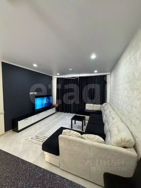 Дом в Ямало-Ненецкий АО, Новый Уренгой ул. Республиканская, 4 (196 м) - Фото 1