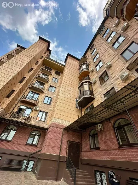 2-комнатная квартира: Владикавказ, улица Ахмада Кадырова, 7 (70 м) - Фото 0