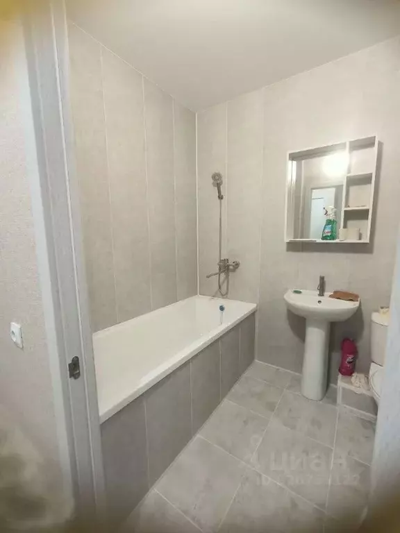 2-к кв. Красноярский край, Красноярск ул. Апрельская, 9А (40.0 м) - Фото 2