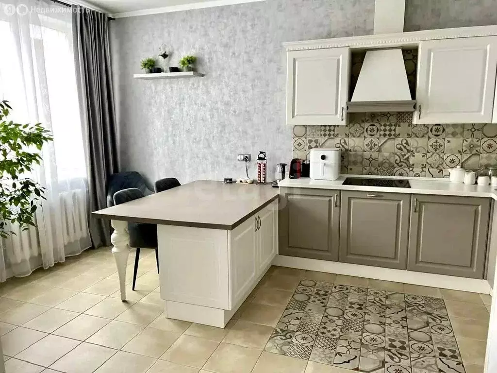 3-комнатная квартира: Кемерово, Московский проспект, 14 (104 м) - Фото 1