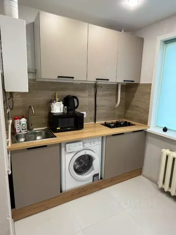 2-к кв. Псковская область, Псков Рижский просп., 44А (44.0 м) - Фото 1