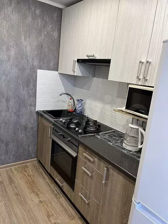 1-к. квартира, 38 м, 4/9 эт. - Фото 0