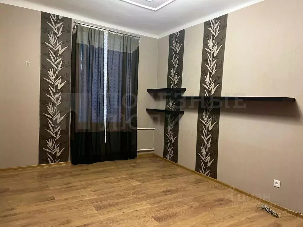 3-к кв. Новгородская область, Боровичи 1 Мая пл., 1 (64.5 м) - Фото 1