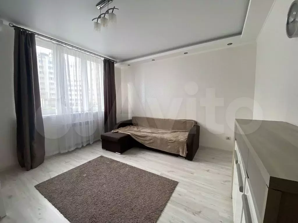 1-к. квартира, 45 м, 1/10 эт. - Фото 1