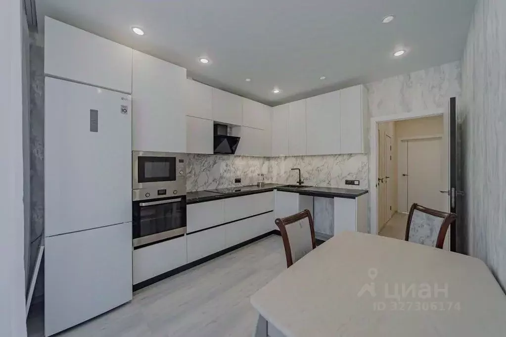 2-к кв. Санкт-Петербург пос. Шушары, ул. Окуловская, 18 (57.5 м) - Фото 1